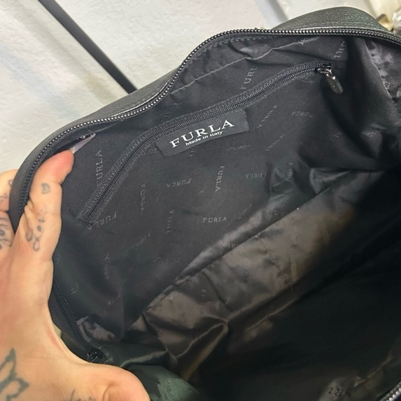 ⚡️⚡️🔥🔥 MOVING SALE Furla Black Leather Bag - Picture 6 of 6